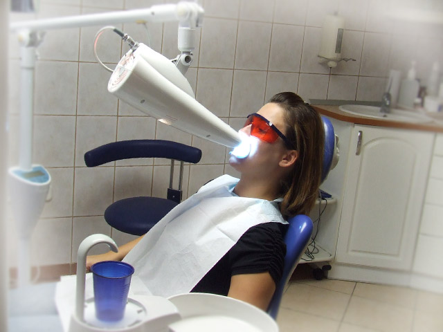Teeth whitening with White Smile and Beyond Whitening Accelerator