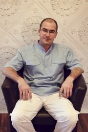 Dr. Laszlo Laszlo - Dentist - Prosthodontist - Dentistry Abroad - UK -Ireland - Hungary